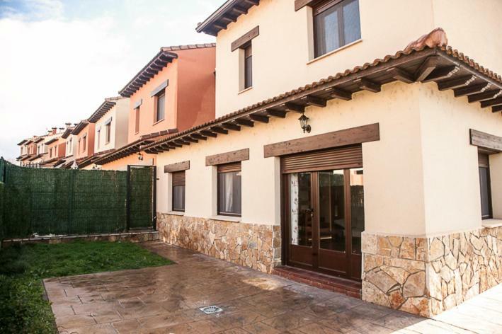 Apartamento El Palomar Ayllón Екстериор снимка